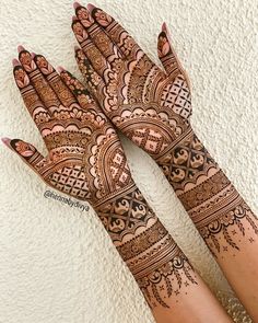 1. Professional Bridal Full Hand Mehndi Design: